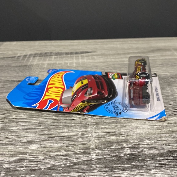 Hot Wheels | Race Day #7 of 10 Vehicles: Dodge Viper SRT10 ACR - 1:64 Scale - Picture 3 of 13